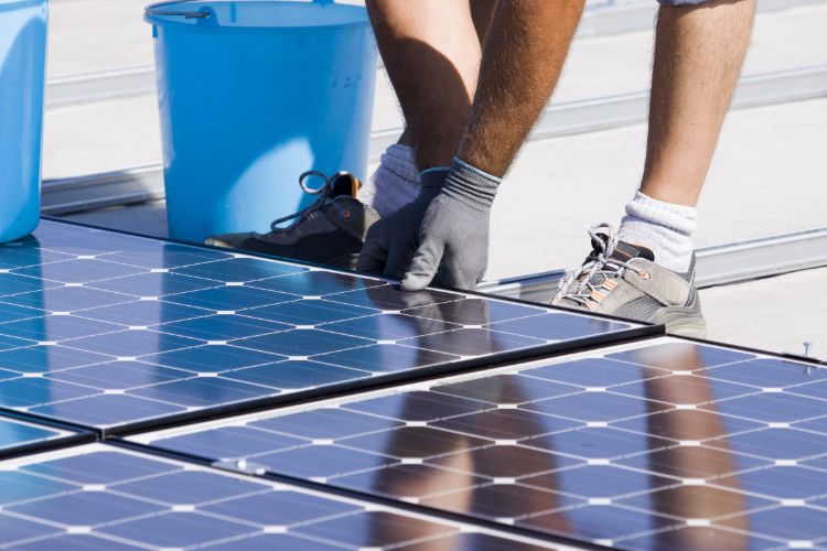Installateur panneaux solaires Nîmes